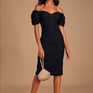 Lulu’s black bodycon dress